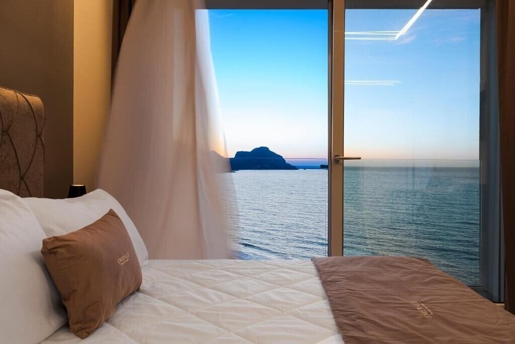 Готель Emerald Hotel Residence 3*