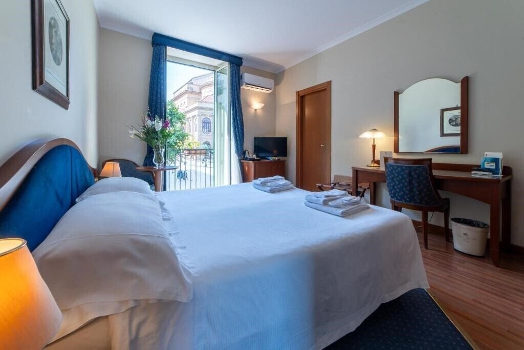 Отель Massimo Plaza 4*