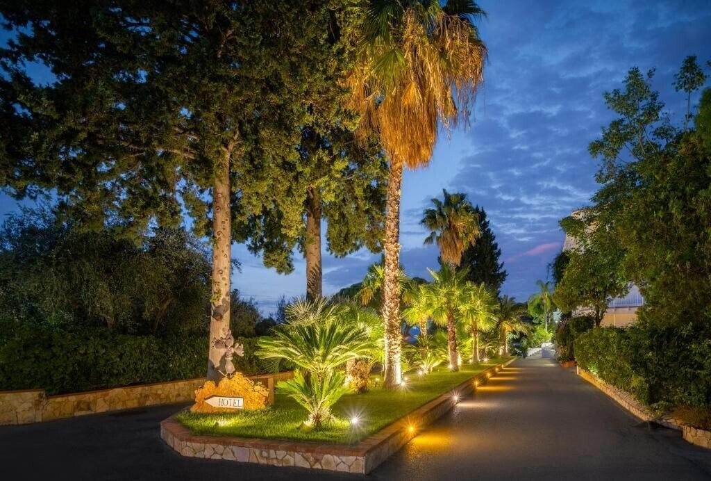 Фотографія Kalura Hotel 4*