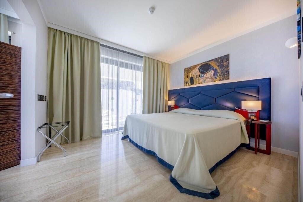 Картинка Victoria Palace 4*