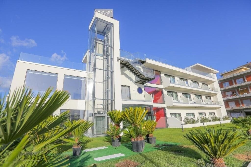 Фотография Victoria Palace 4*