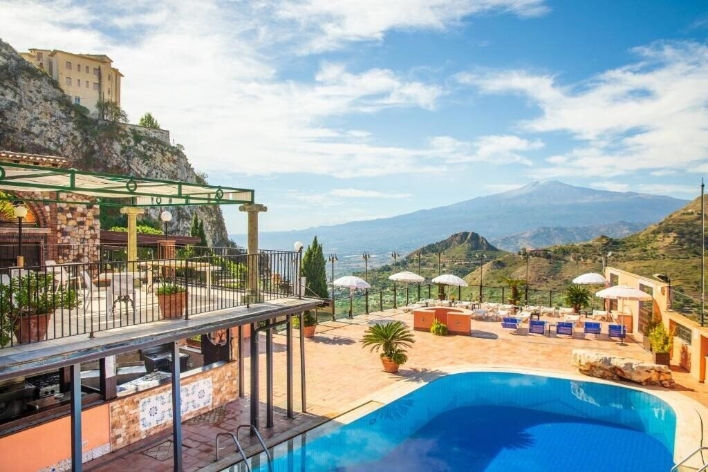 Готель Villa Sonia 4*