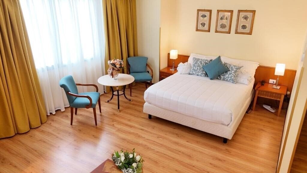 Отель Royal Palace Hotel Messina 4*