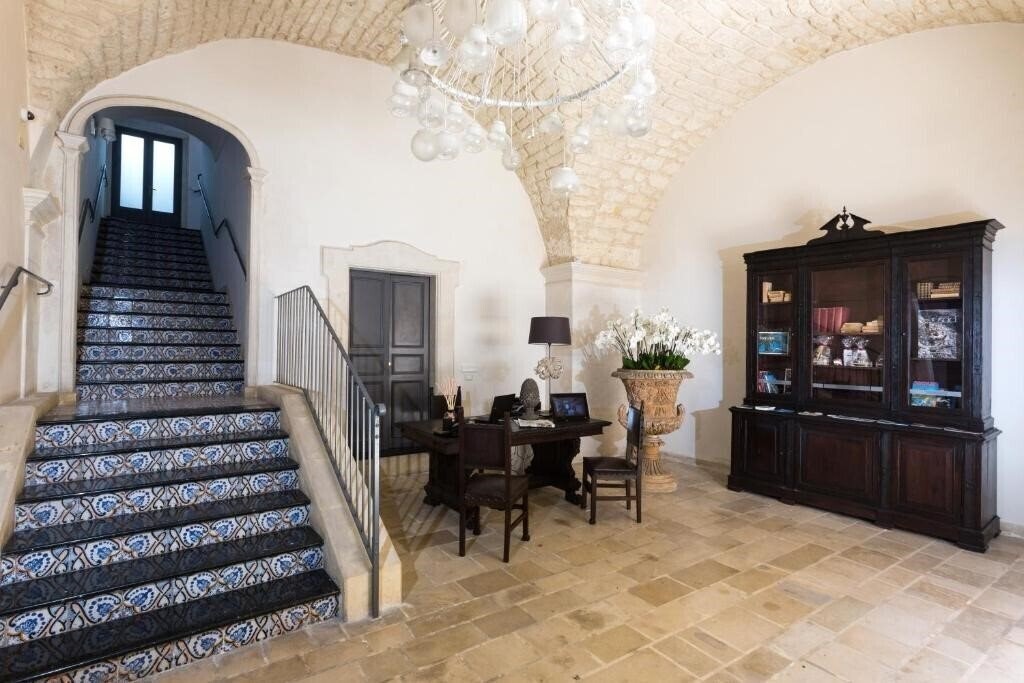 Фотографія Palazzo Conti Camere & Suites Scicli 3*