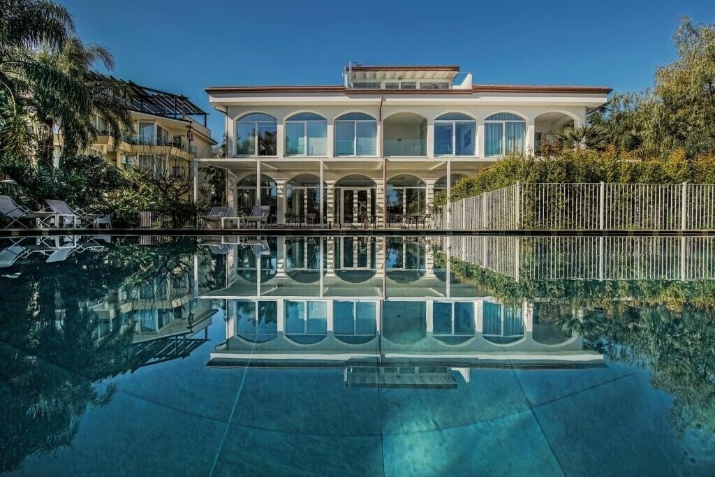 Отель Sicilia'S Residence Art & SPA 4*