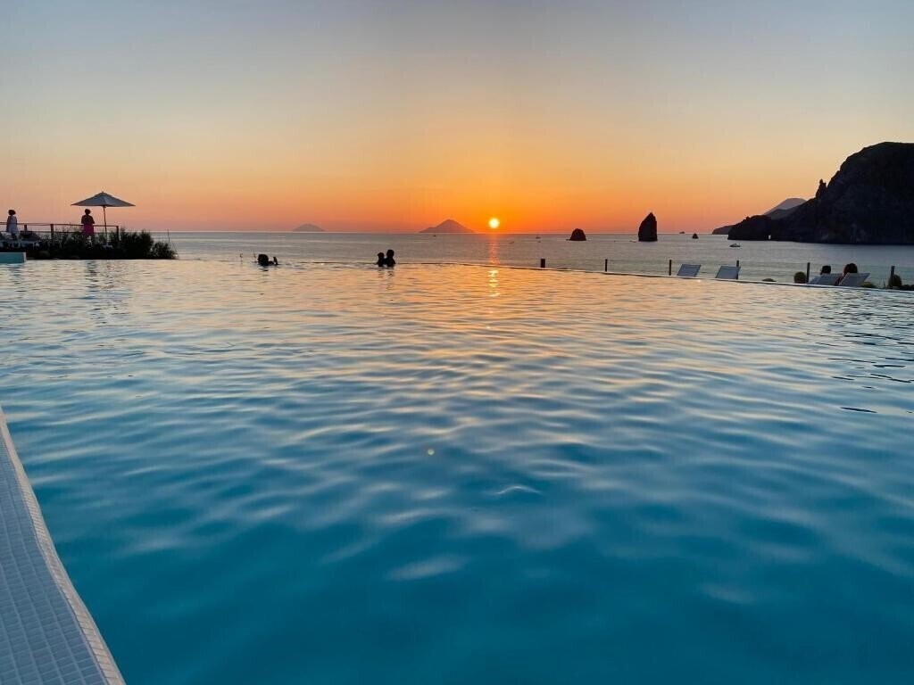 Фотография Therasia Resort Sea & SPA 4*