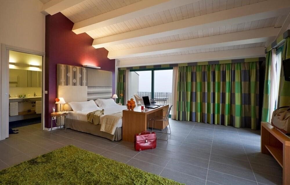 Готель Poggio Del Sole 4*