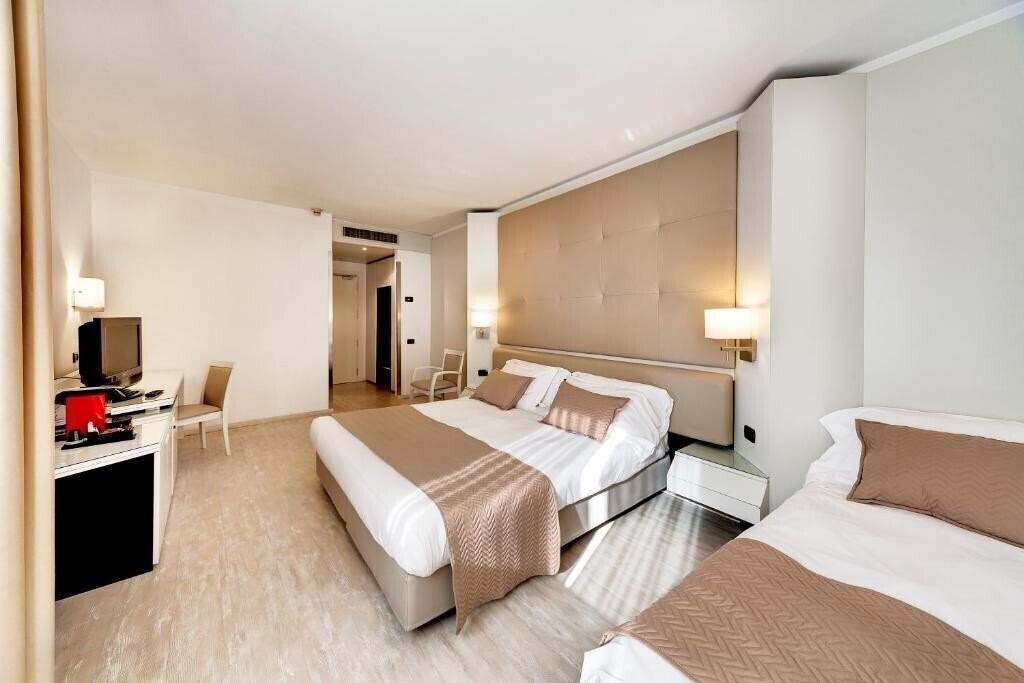 Фото Mediterraneo Palace Hotel 4*