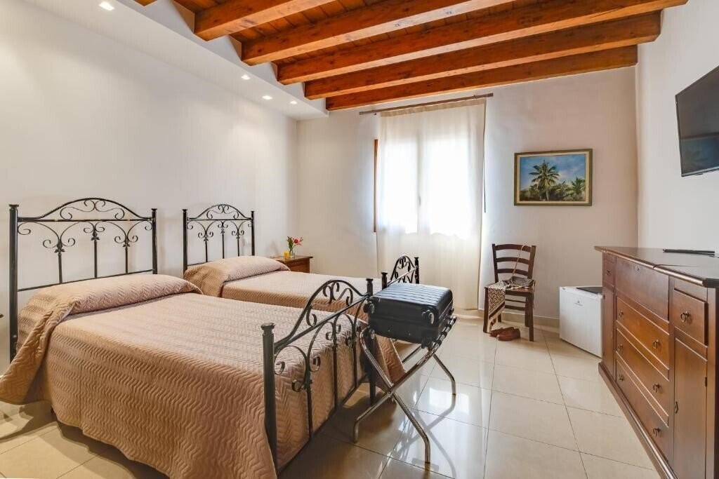 Фото Hotel Aliai 3*