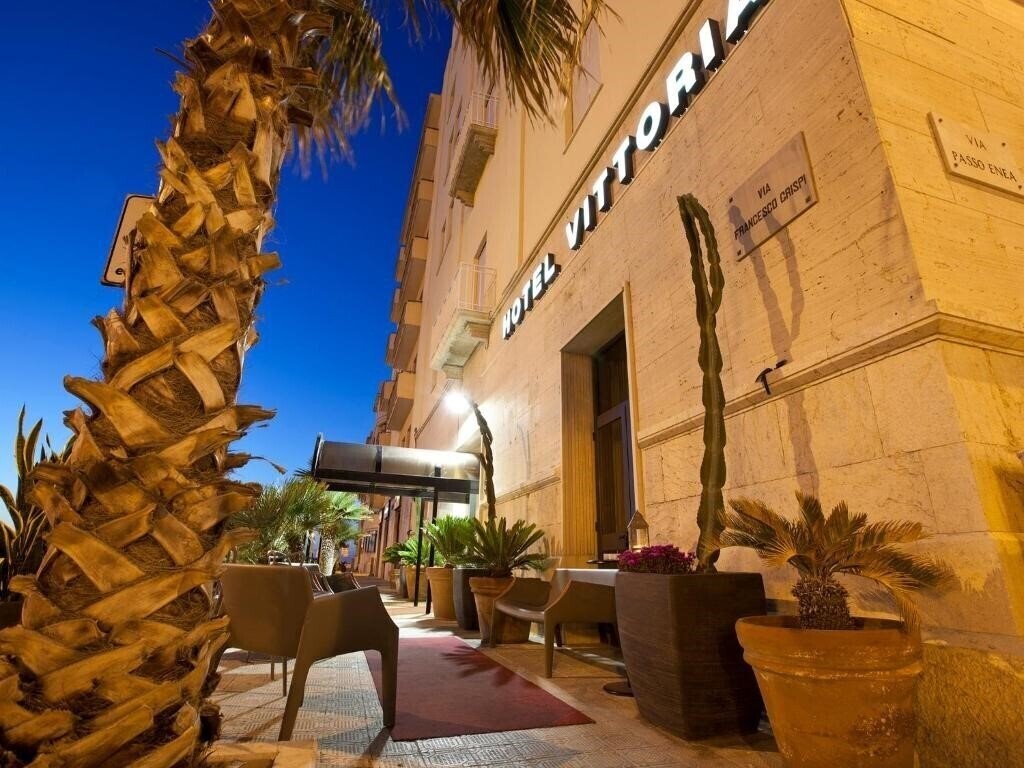 Отель Hotel Vittoria 4*