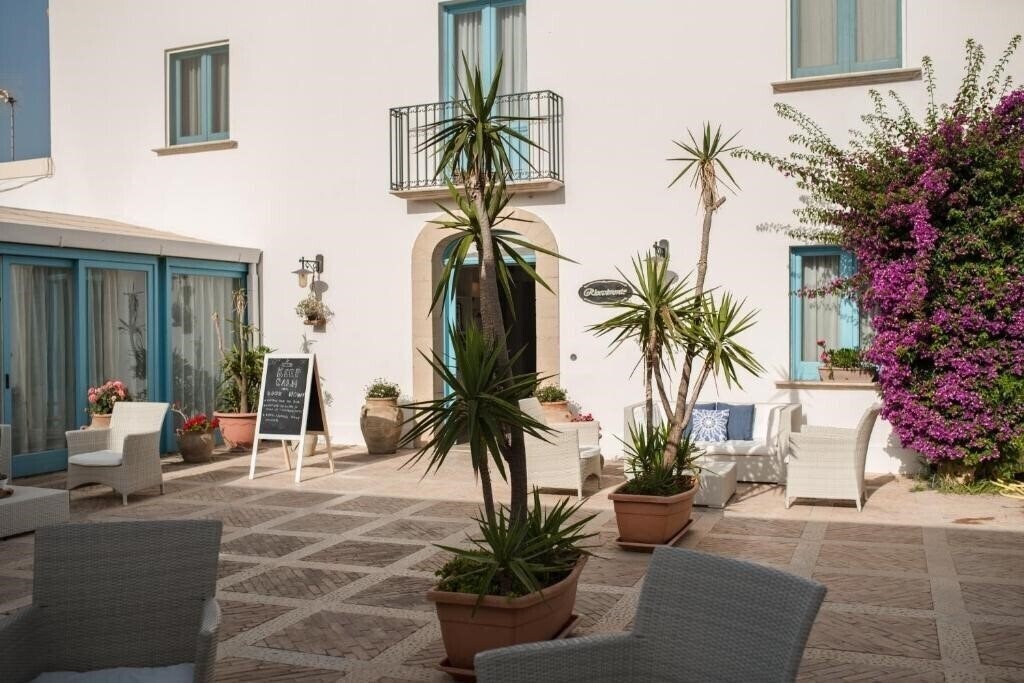 Отель Relais Antiche Saline 4*