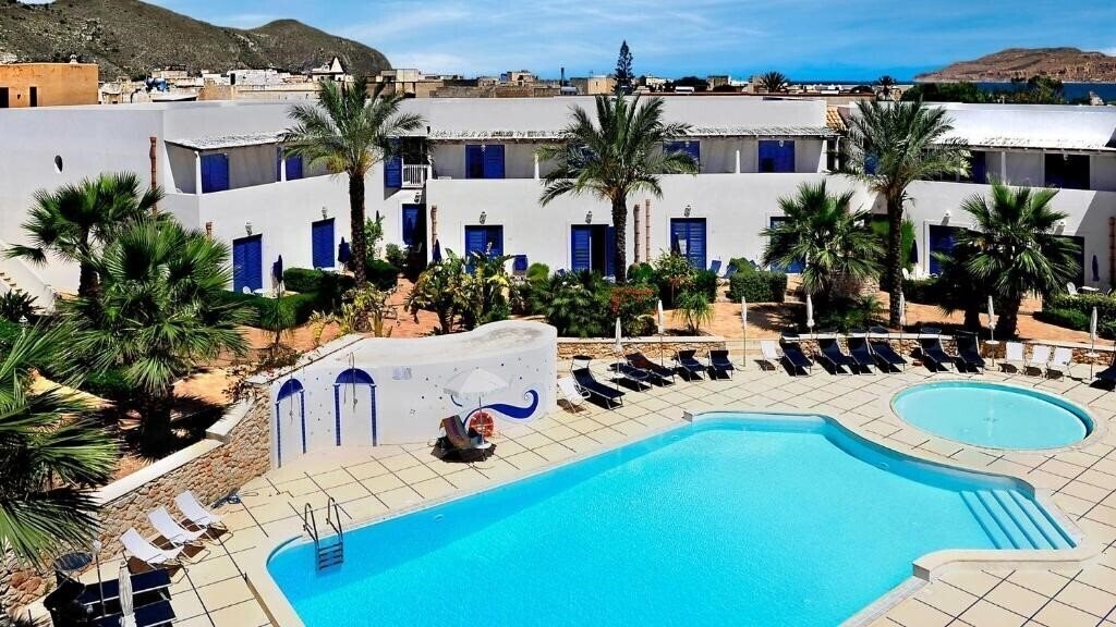 Готель Resort Cala La Luna 4*