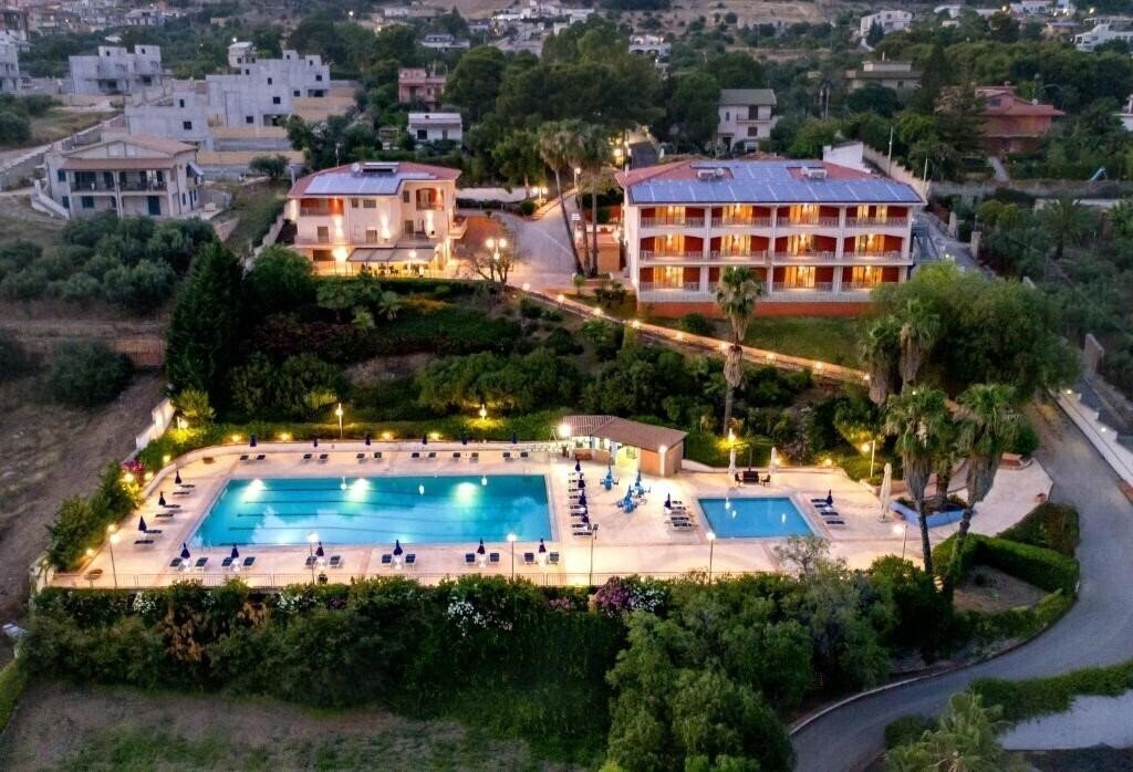 Фотография Aparthotel Isabella 3*