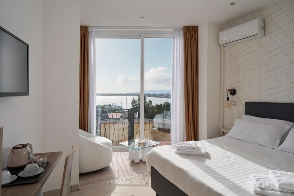 Отель Hotel Centrale Siracusa 3*