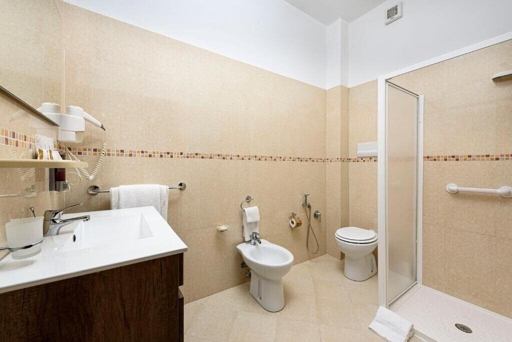 Фото Hotel La Darsena 3*
