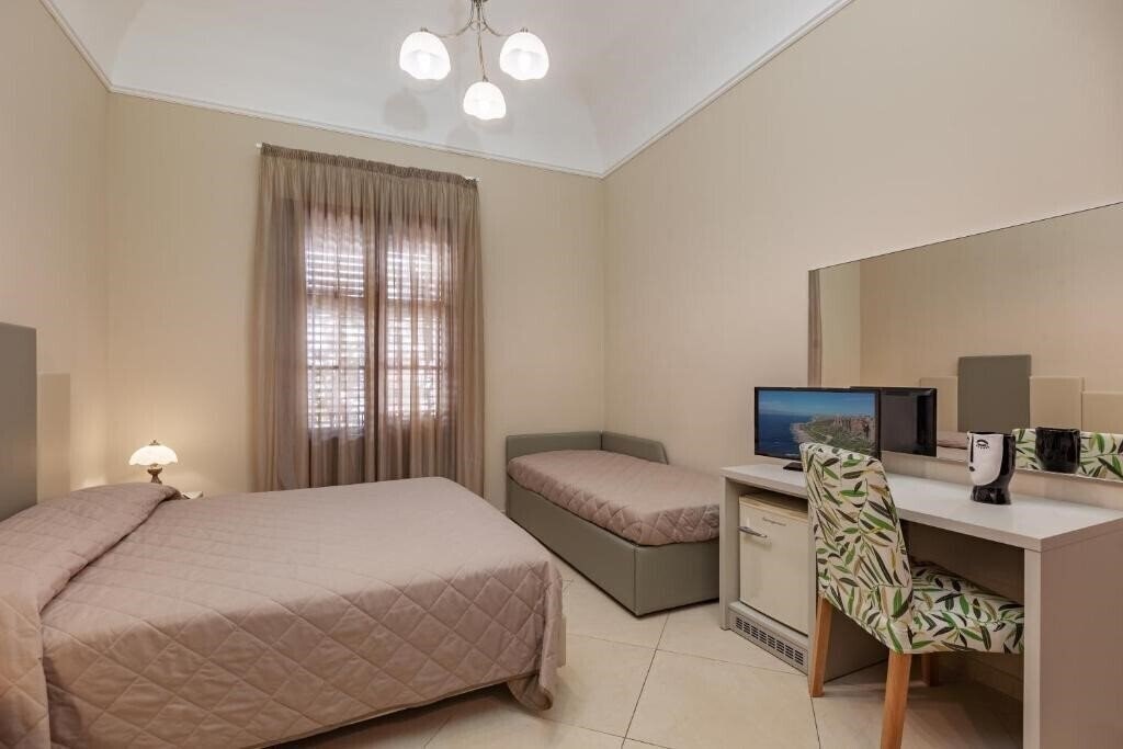 Фото Ghibli Hotel 3*