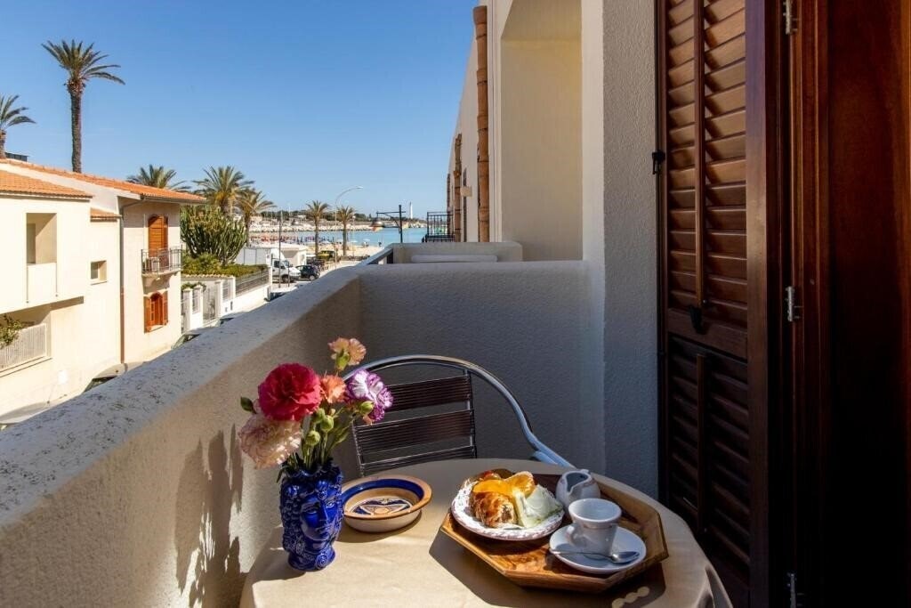 Отель Hotel Riva del Sole 3*