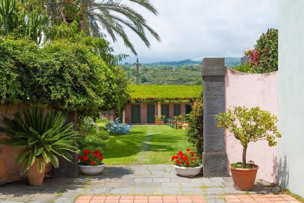 Готель Etna Hotel 4*
