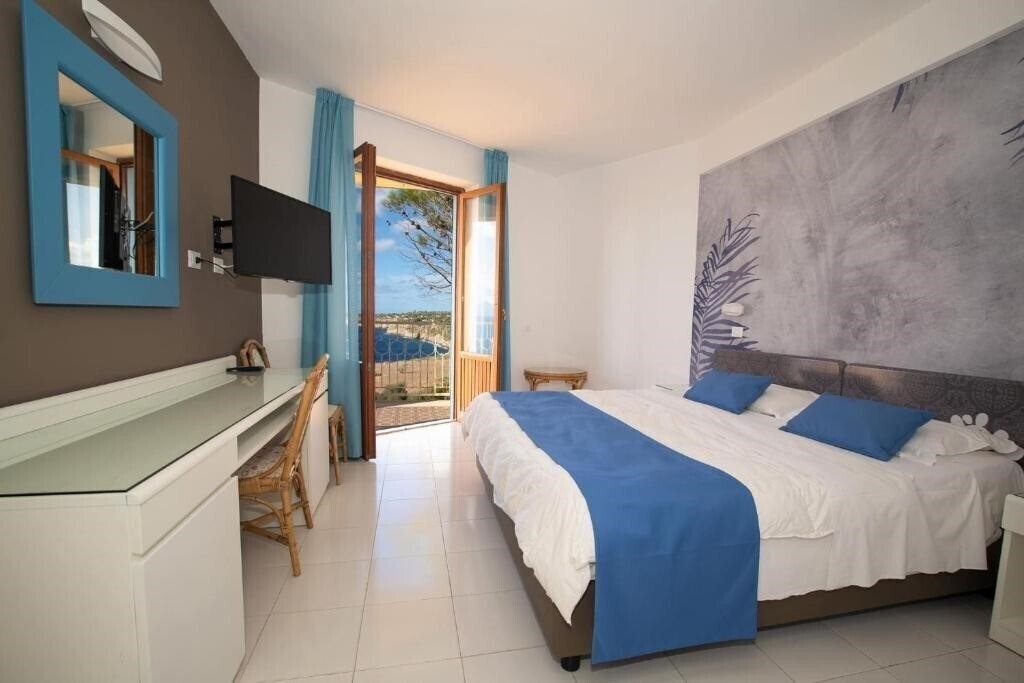 Фото Perla Del Golfo Club & Resort 3*