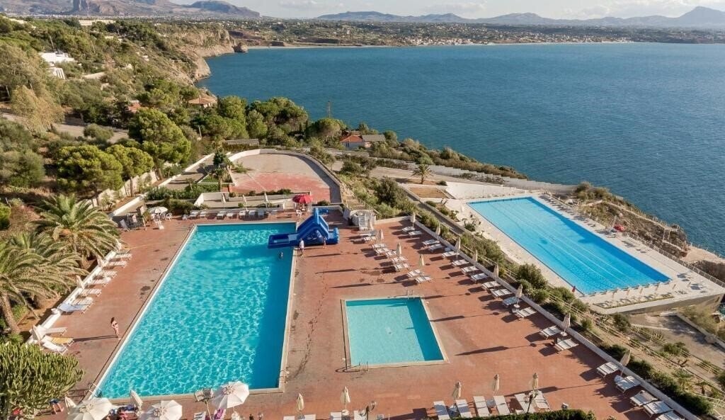 Фотографія Perla Del Golfo Club & Resort 3*