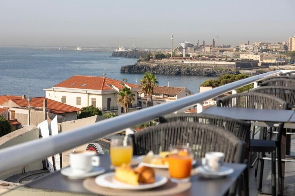 Готель Plaza Catania 4*