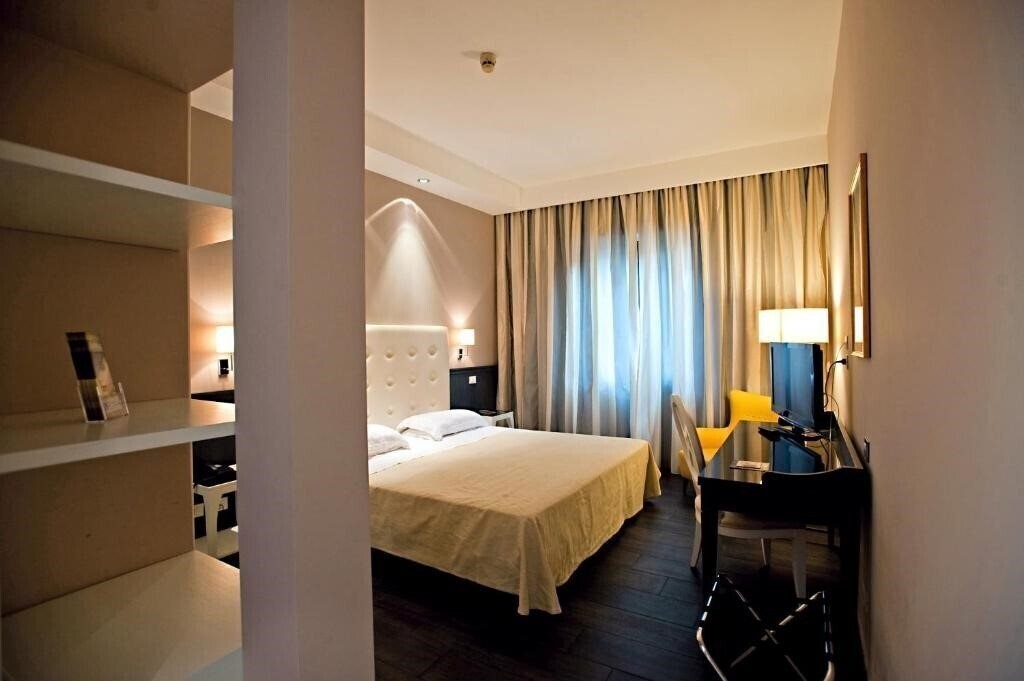 Фото Mediterraneo Hotel 3*