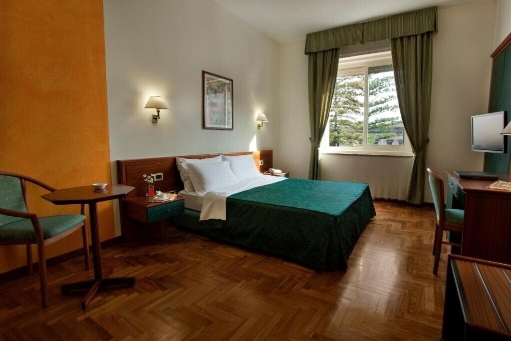 Готель Grande Albergo Maugeri 4*