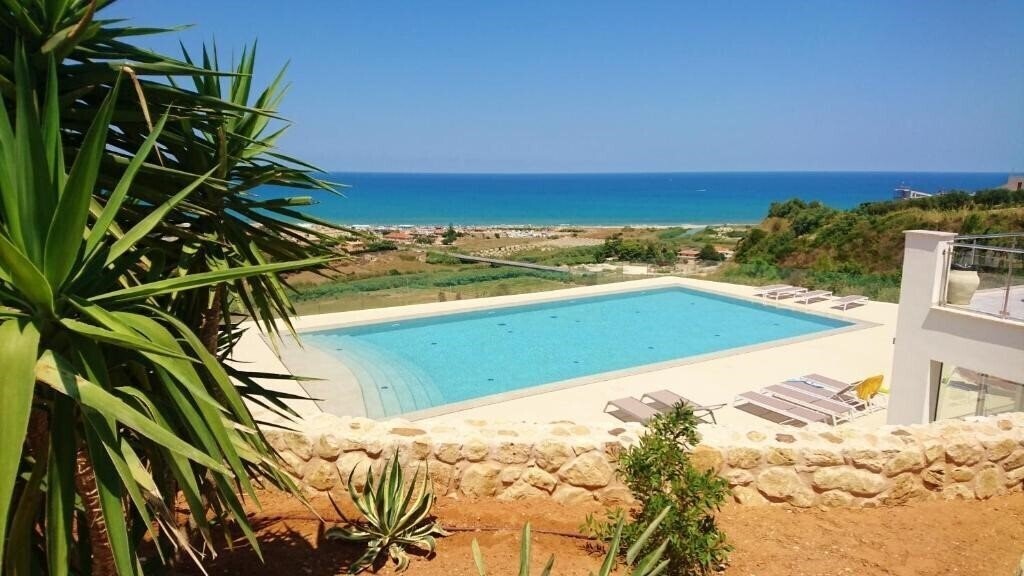 Готель La Blanca Resort & SPA Alcamo 4*