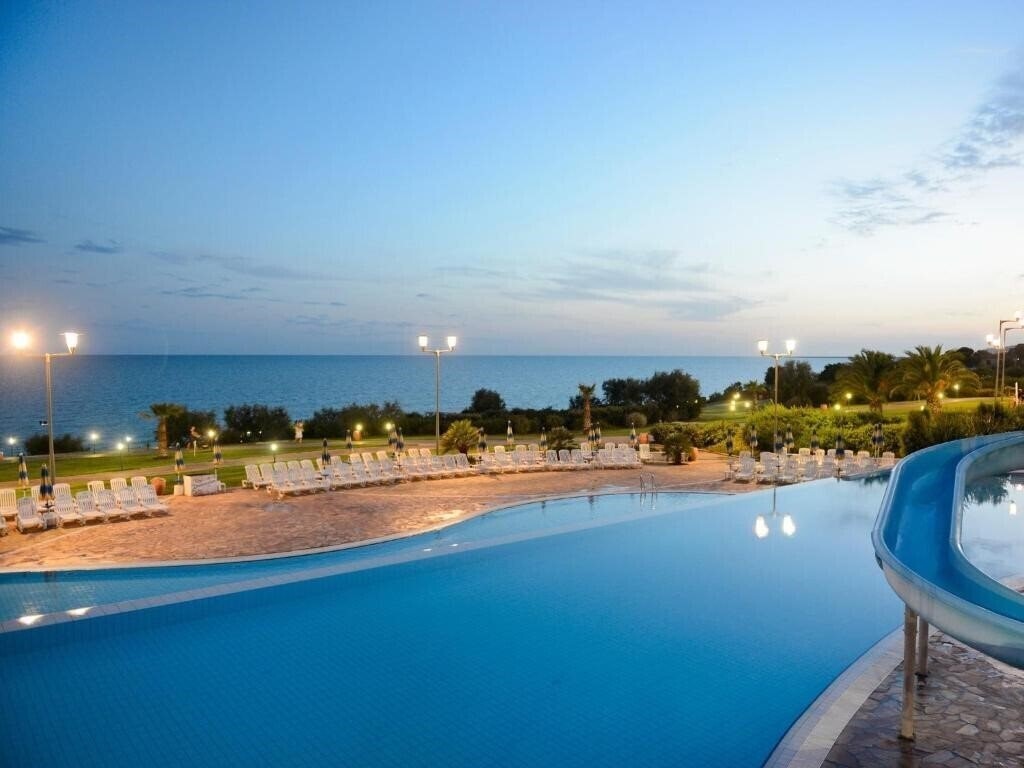 Фото Serenusa Resort 4*