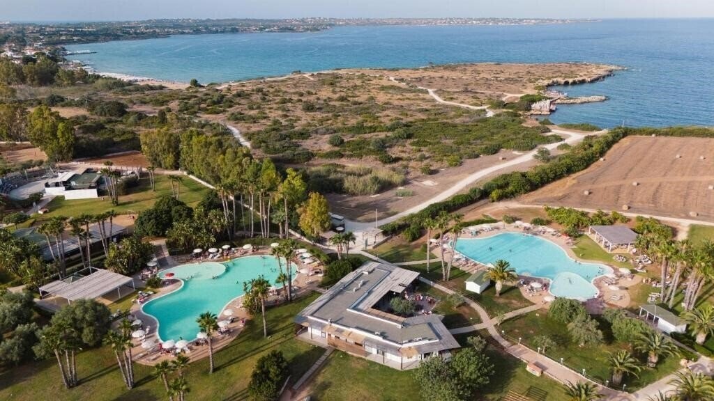 Готель VOI Arenella Resort 4*