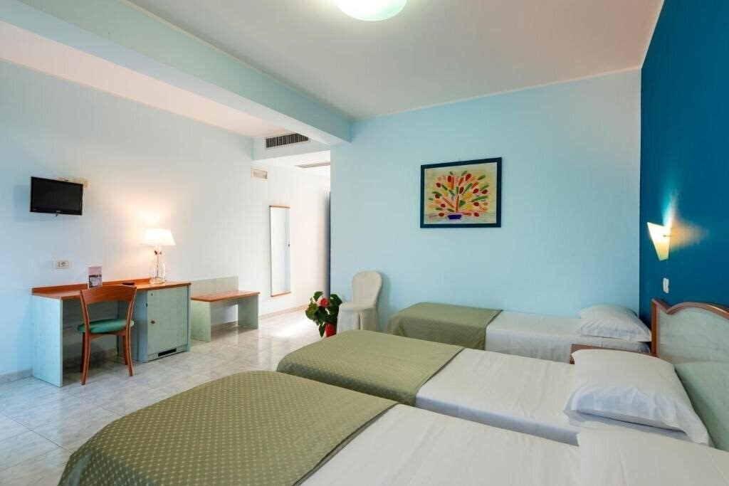 Отель Atlantis Palace 4*