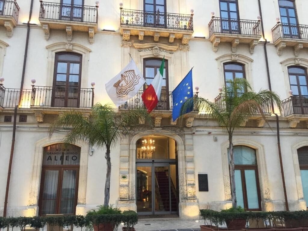 Отель Grande Albergo Alfeo 4*