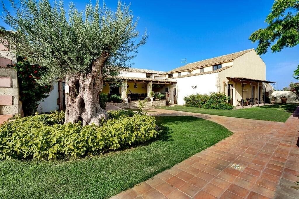 Отель Villa Giulia 4*