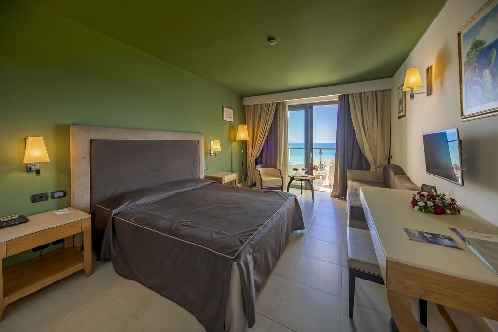 Отель Cefalu Sea Palace 5*
