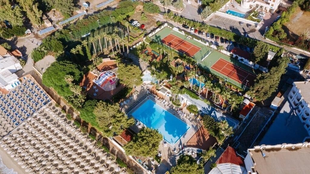 Готель Nicolaus Club Fontane Bianche 4*