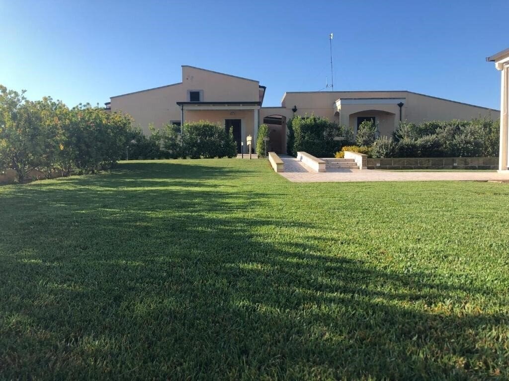 Отель Podere San Luigi Frassanito 2*