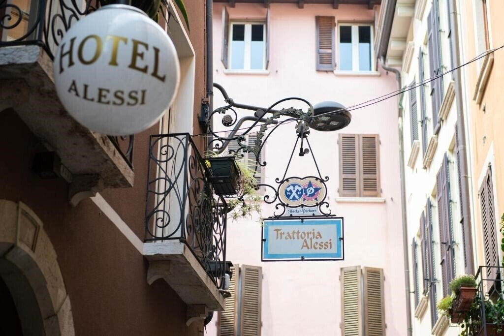 Отель Alessi Hotel Trattoria 3*