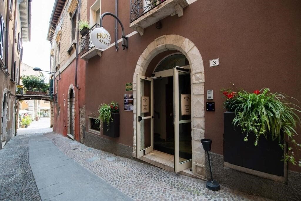 Фото Alessi Hotel Trattoria 3*