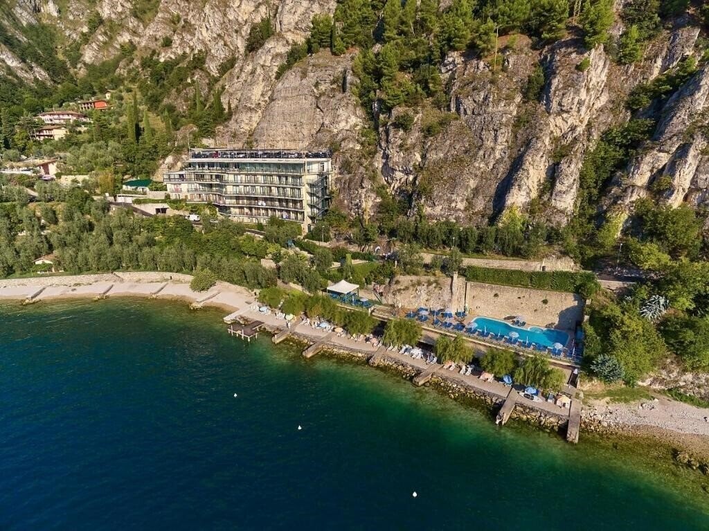 Готель Astor (Limone) 4*
