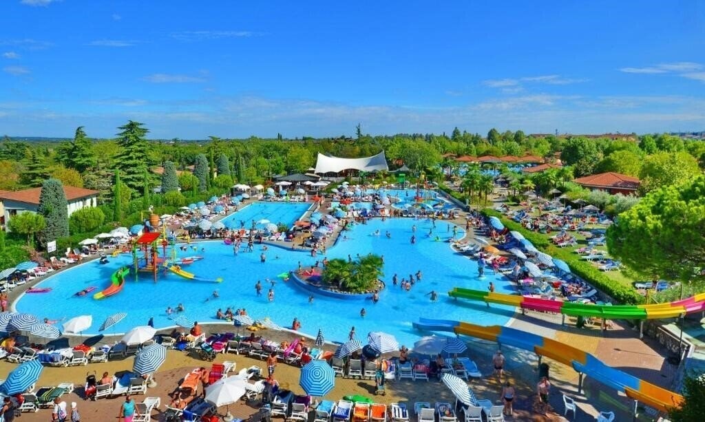 Готель Camping Bella Italia (Peschiera del Garda) 5*