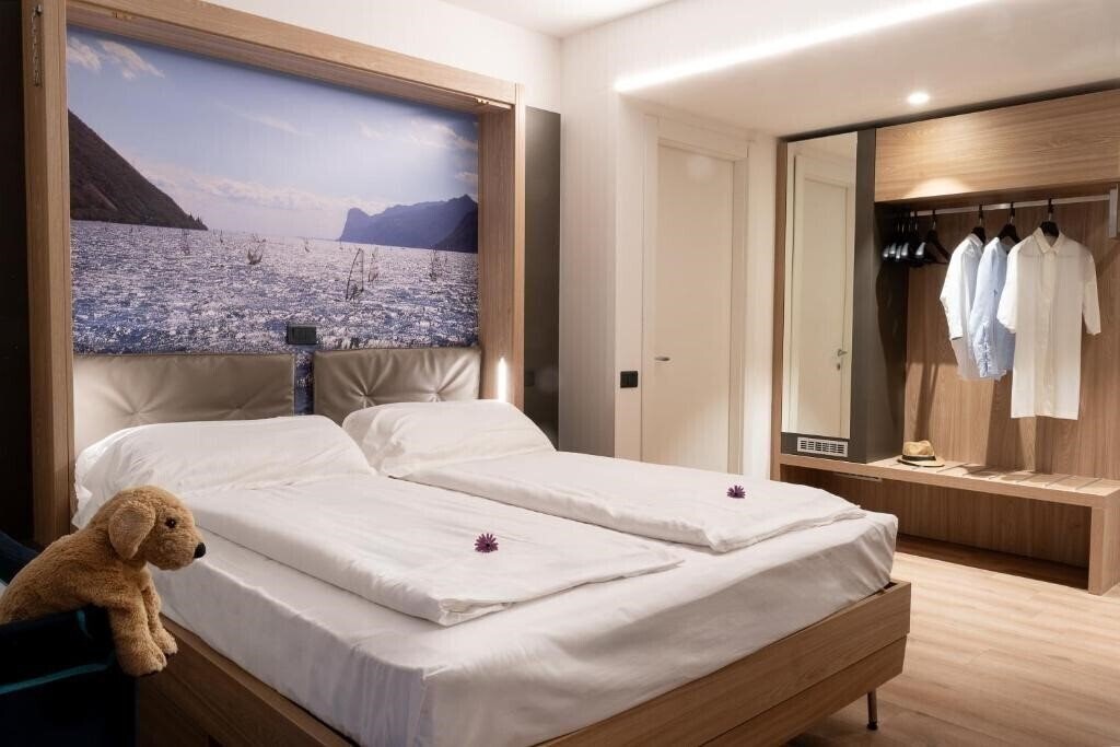 Фото Ambassador Suite Hotel 3*