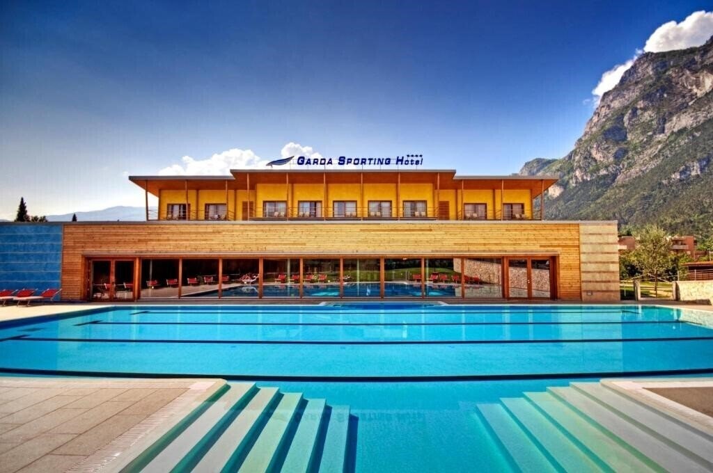 Отель Garda Sporting Club Hotel 4*