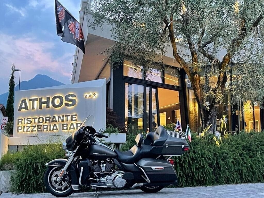 Отель Athos Hotel 3*