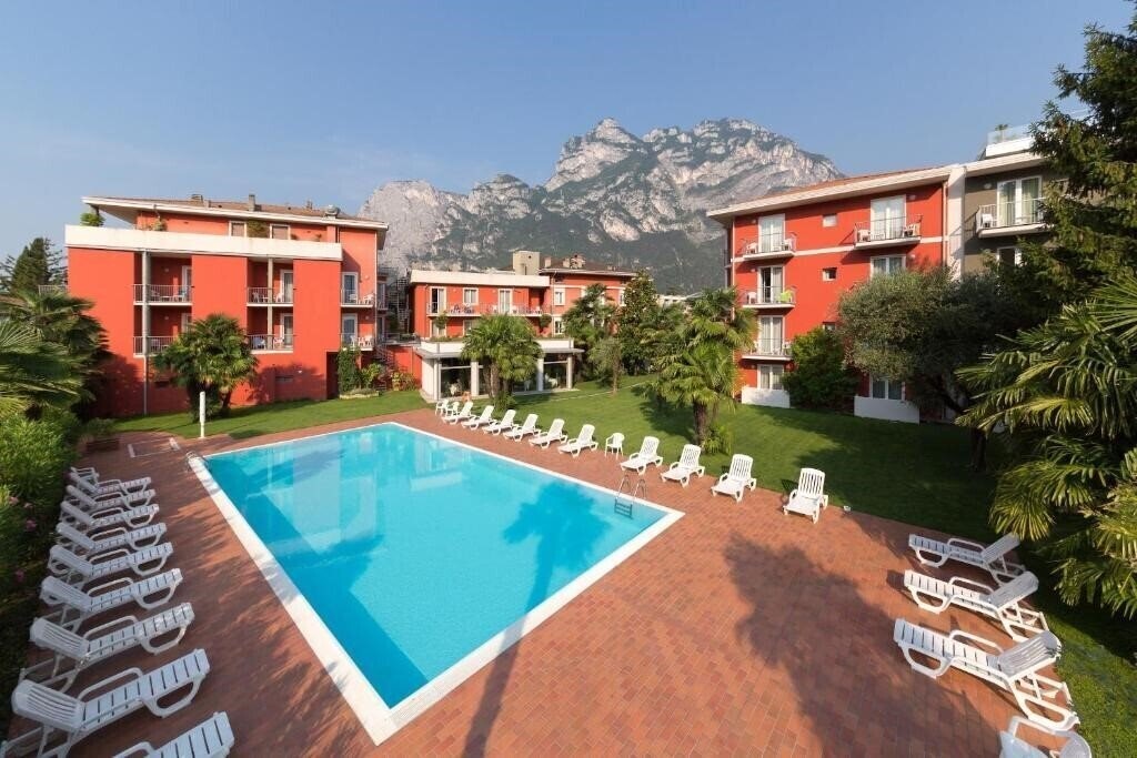 Готель Brione Green Resort 3*