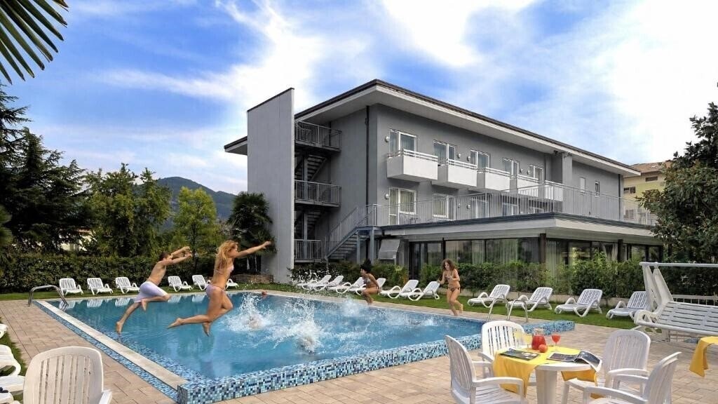 Готель Hotel Campagnola (Riva del Garda) 3*