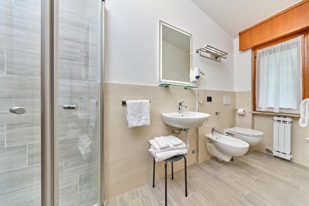 Фотографія Beach Hotel Rosa 3*
