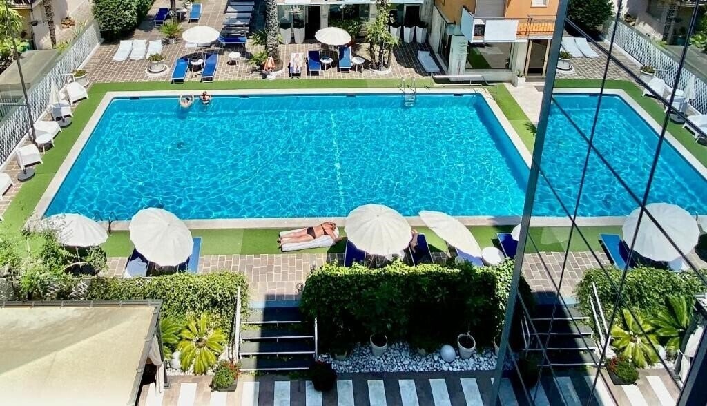 Картинка Hotel La Perla 3*