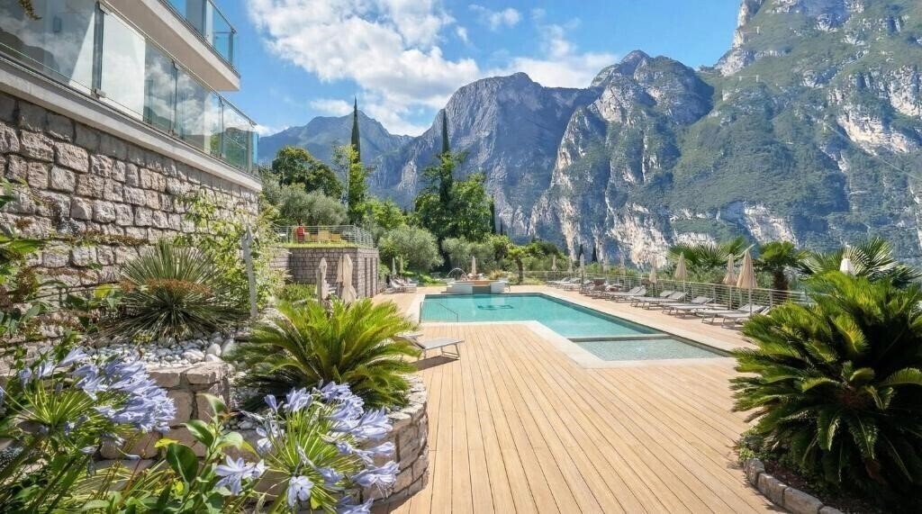 Готель Panoramic Hotel Benacus 3*