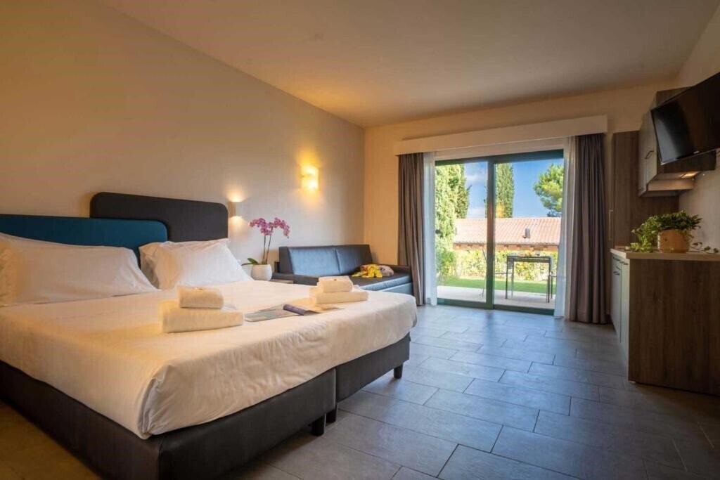 Картинка Club del Sole Desenzano Boutique Resort 4*