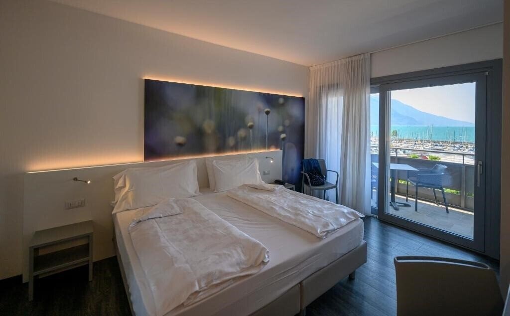 Фото Hotel Riviera (Riva del Garda) 3*
